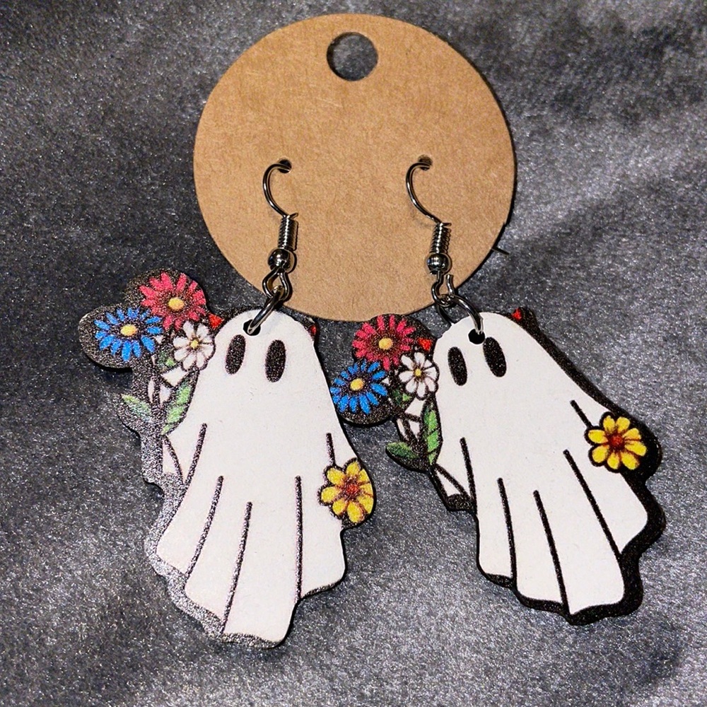 Halloween Ready or Make Statement Pierced Ghost w/Flowers Earrings